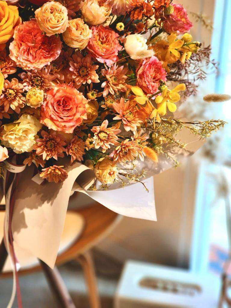 Blaine - Flower Stand