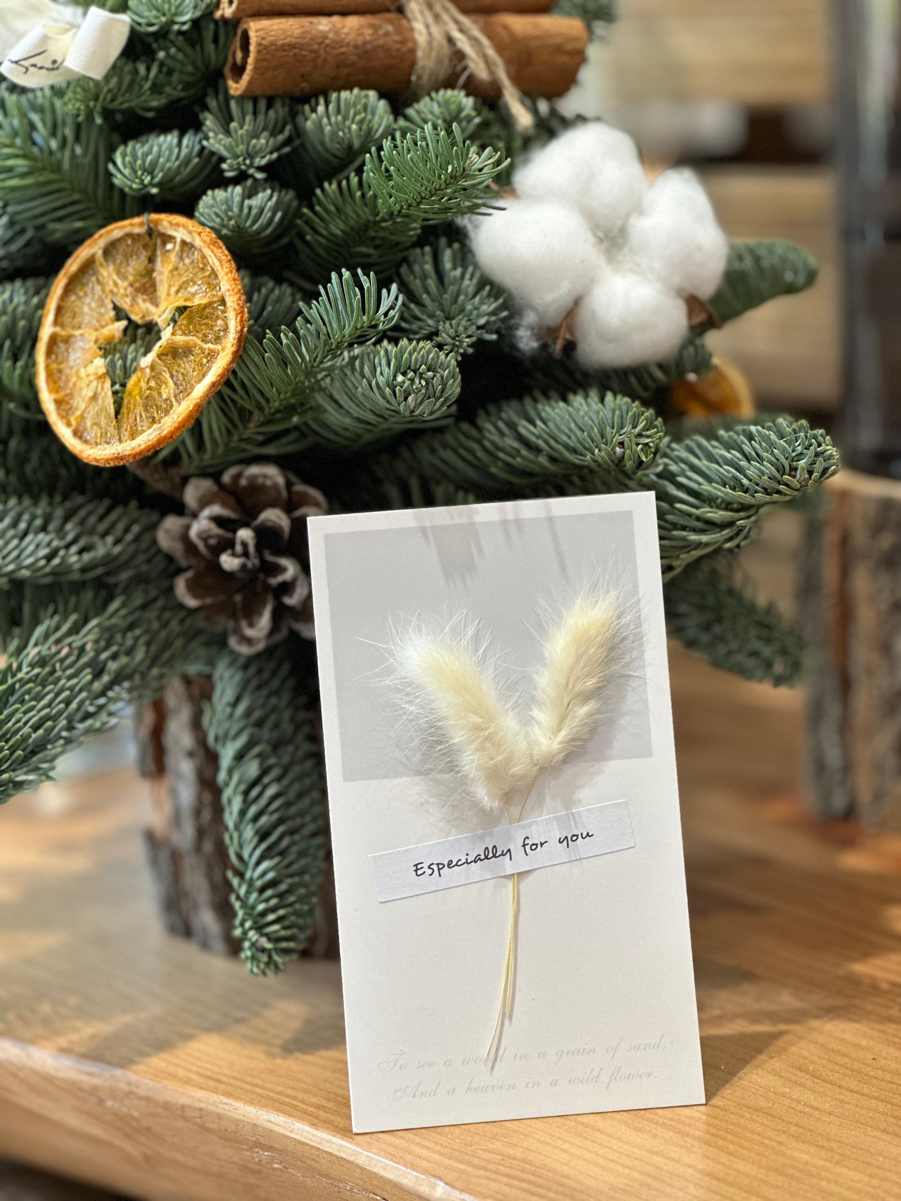 Dry flower greeting card - Lavish Florist