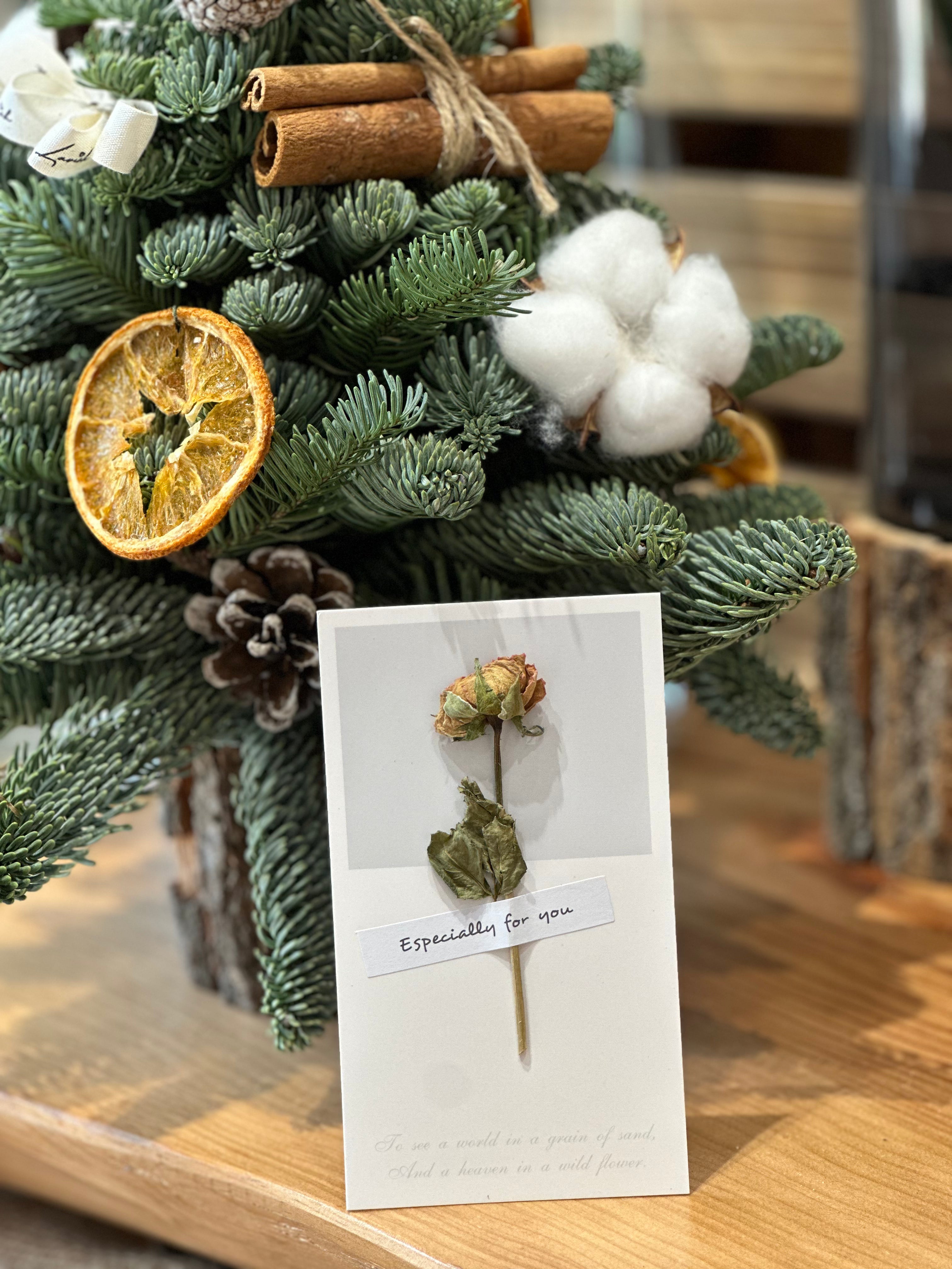 Dry flower greeting card - Lavish Florist