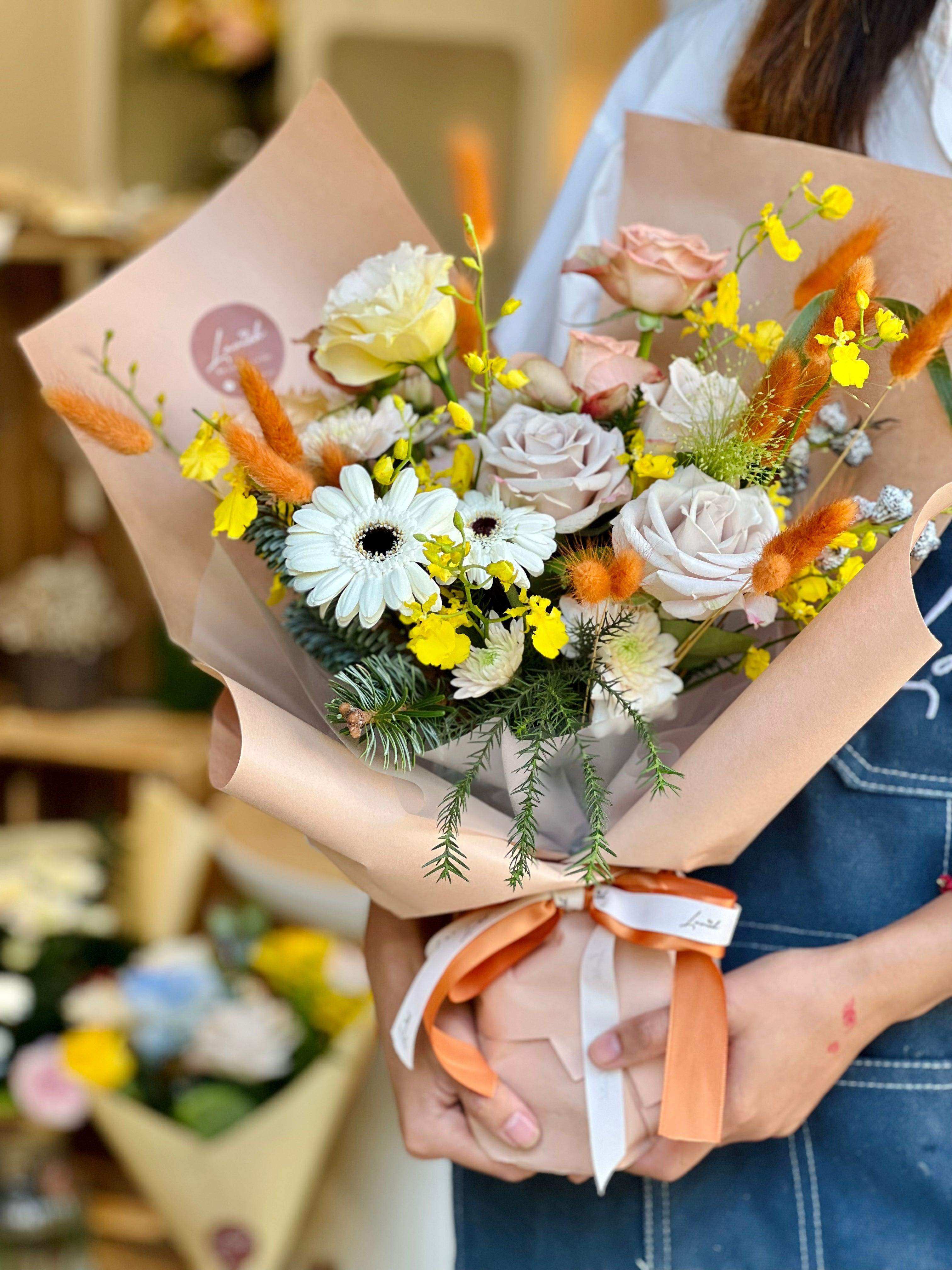 Gladys - Gerbera Bouquet - Lavish Florist