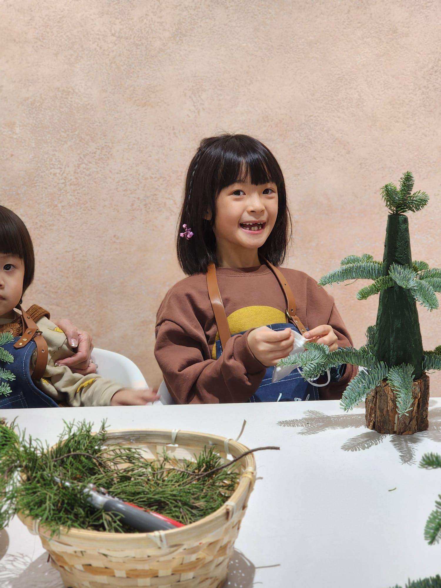 KIDDIE Christmas Wreath WORKSHOP - Lavish Florist