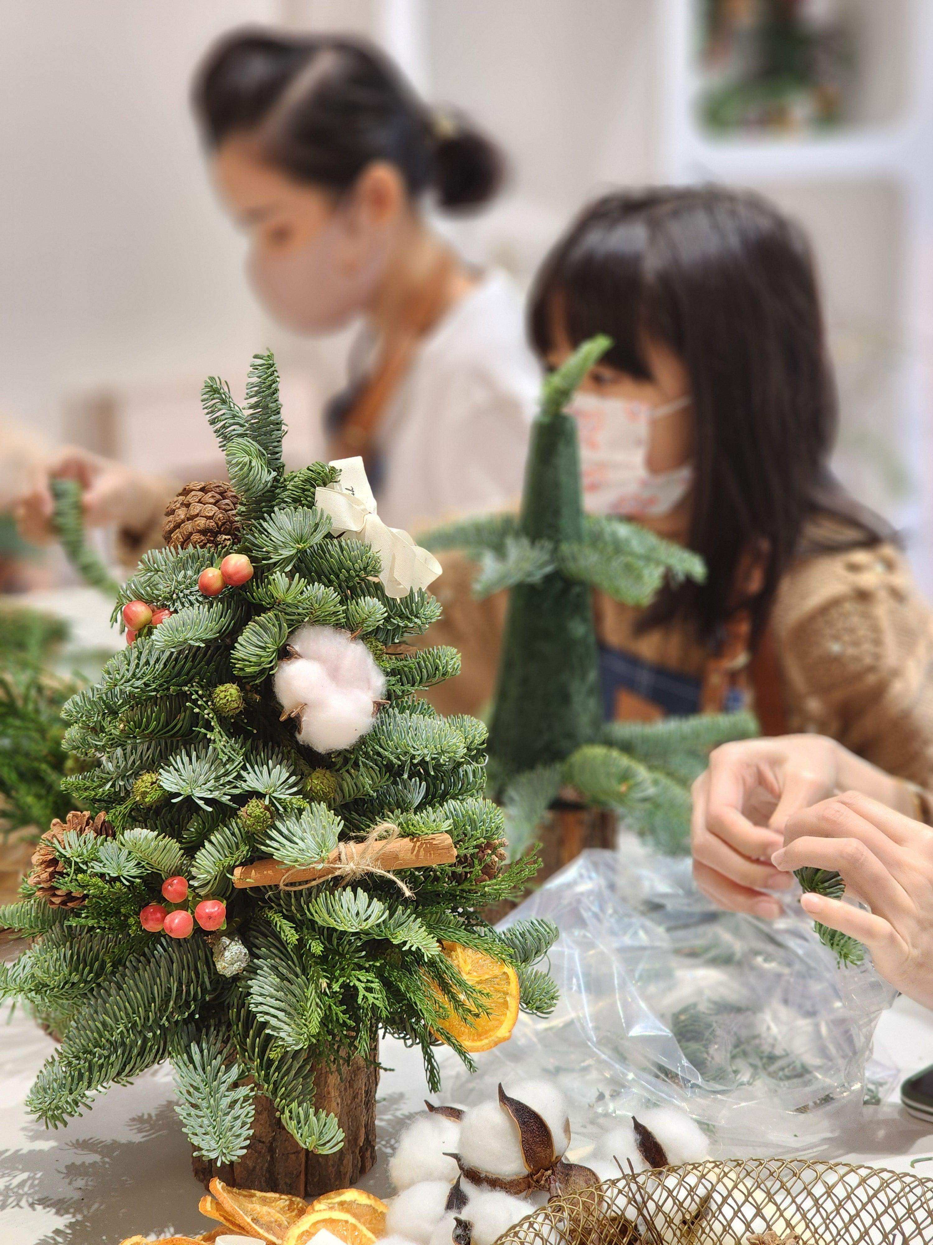 Lavish Handmade Christmas Tree WORKSHOP - Lavish Florist