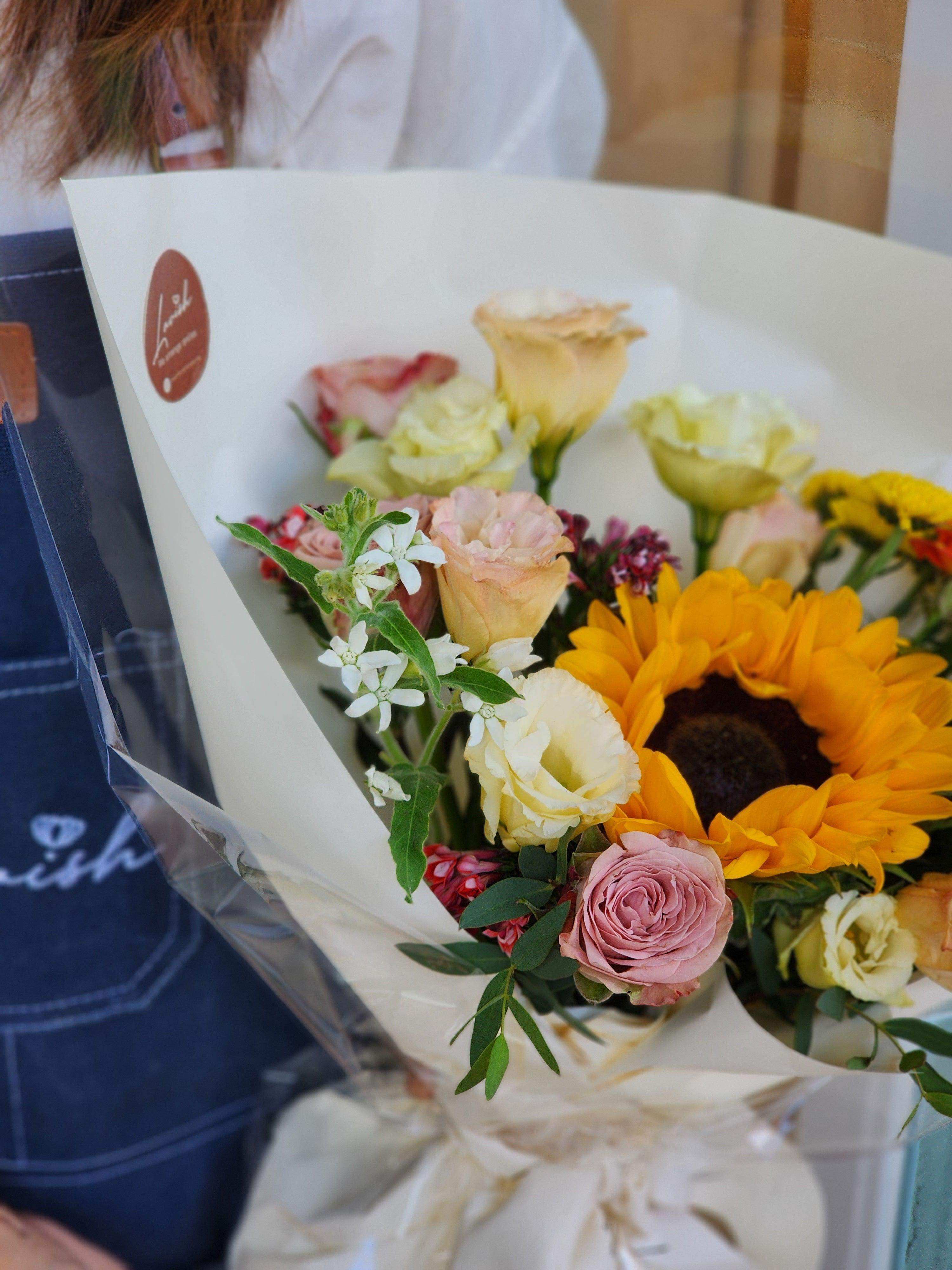 Sunny - Lavish Florist