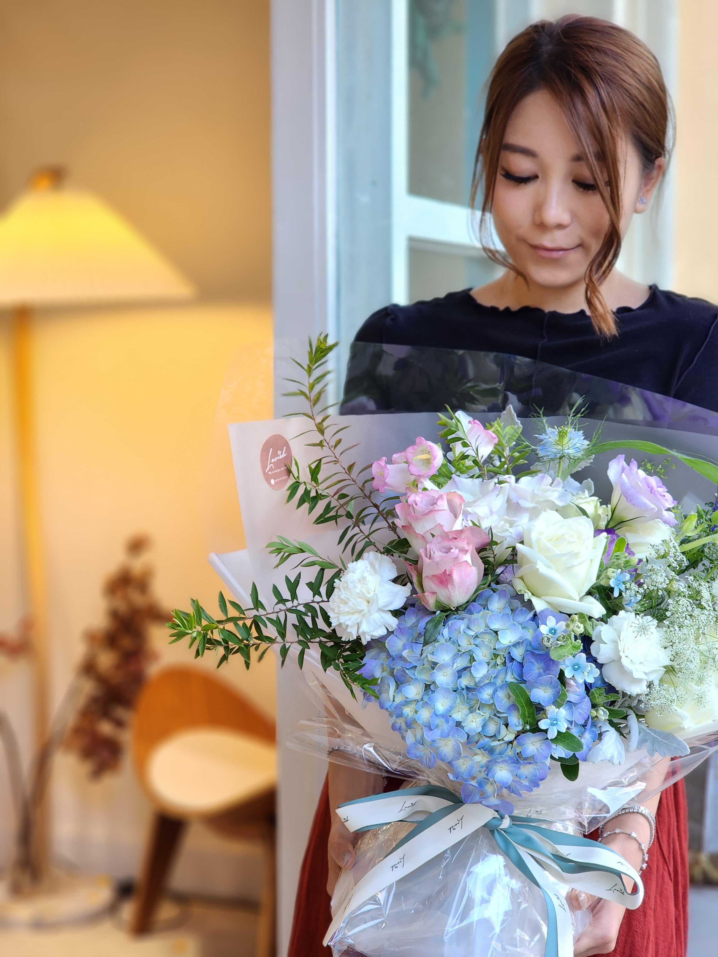 Lavish Florist 網上花店 香港花店 即日送花 送花服務 網上訂花 花束 香港
