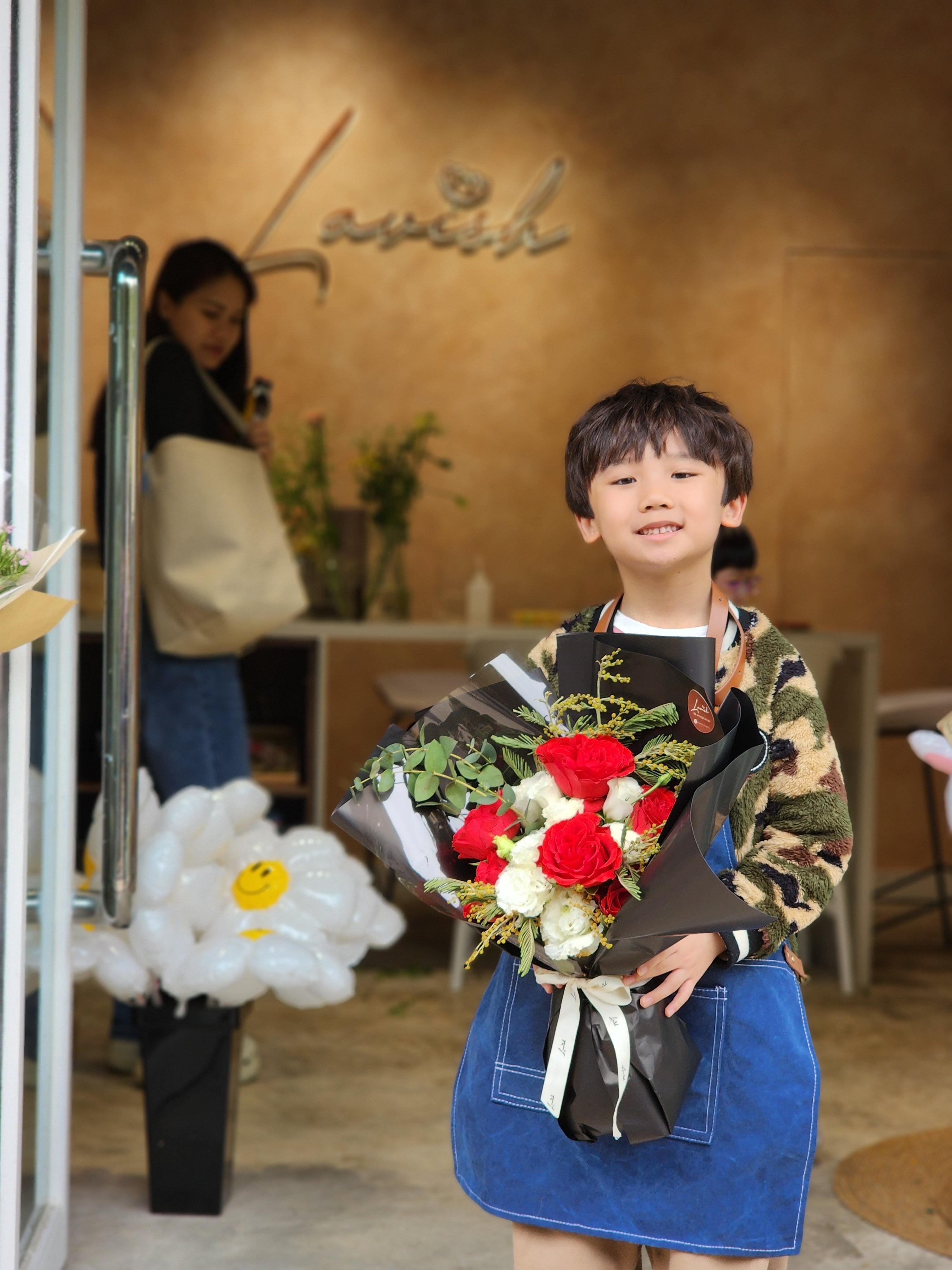 Graduation Bouquet - Lavish Florist