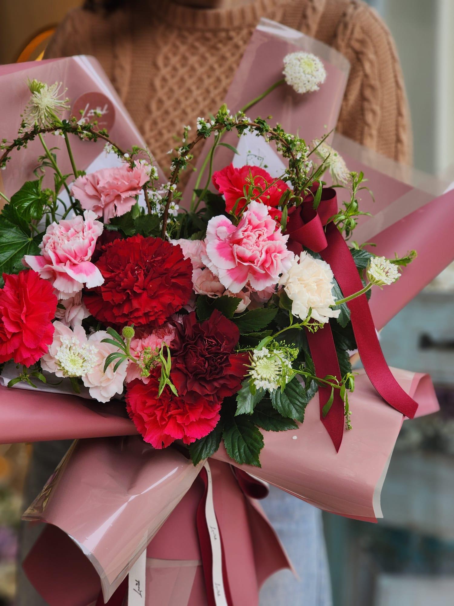 Roosa - Carnation Bouquet