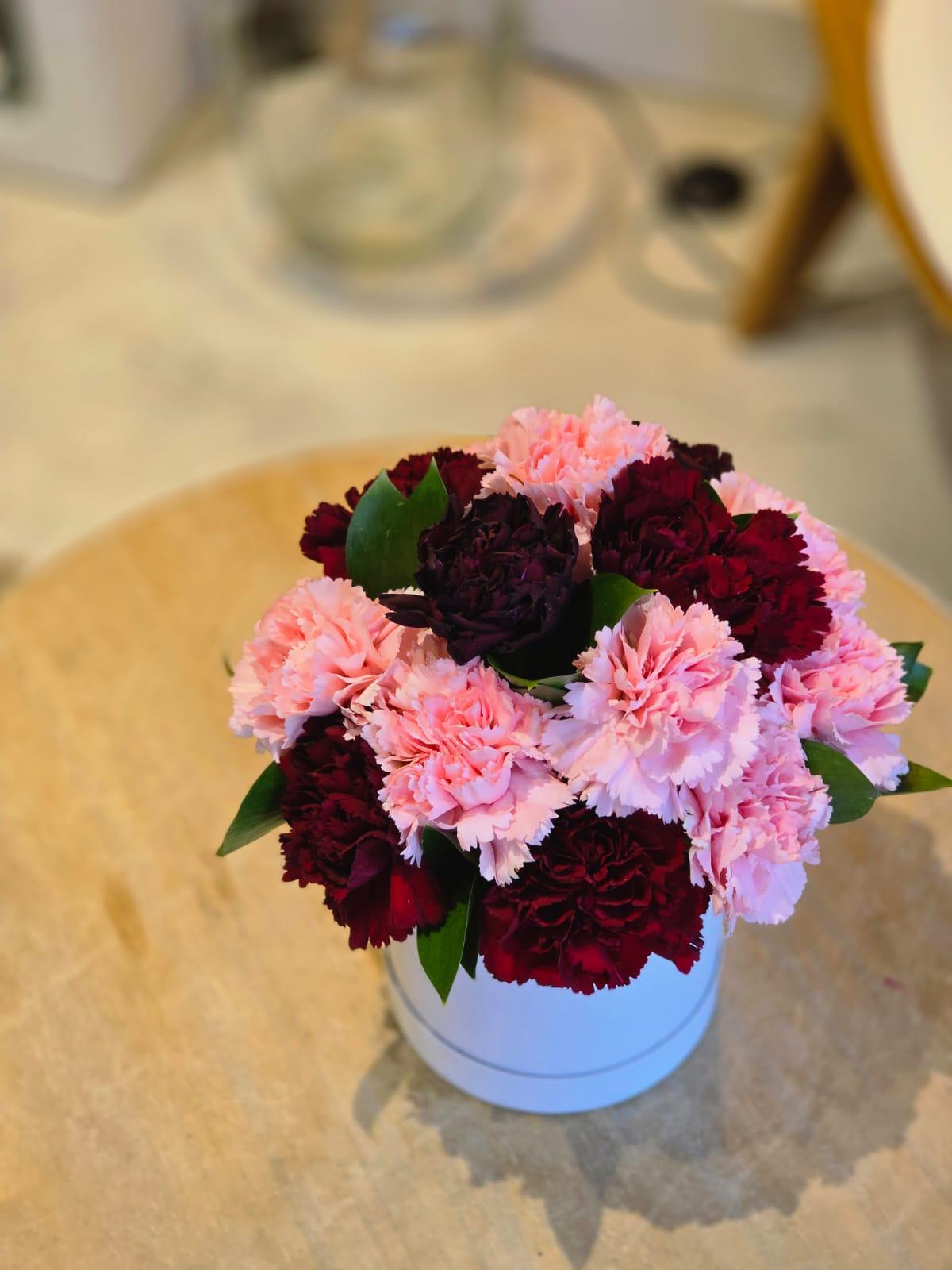 Tiny Carnation - Flower Box