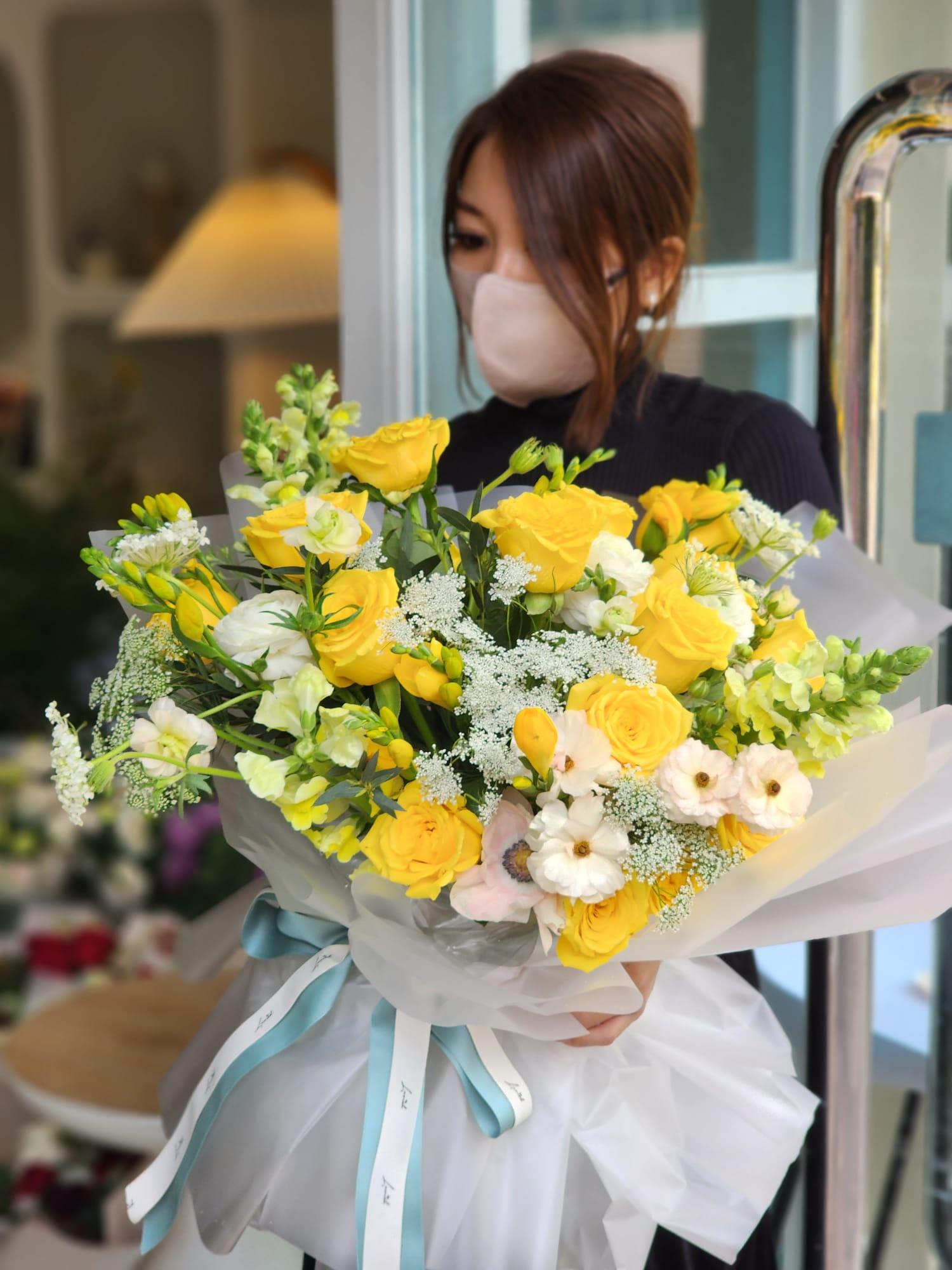 Valencia - Yellow Rose Bouquet - Lavish Florist